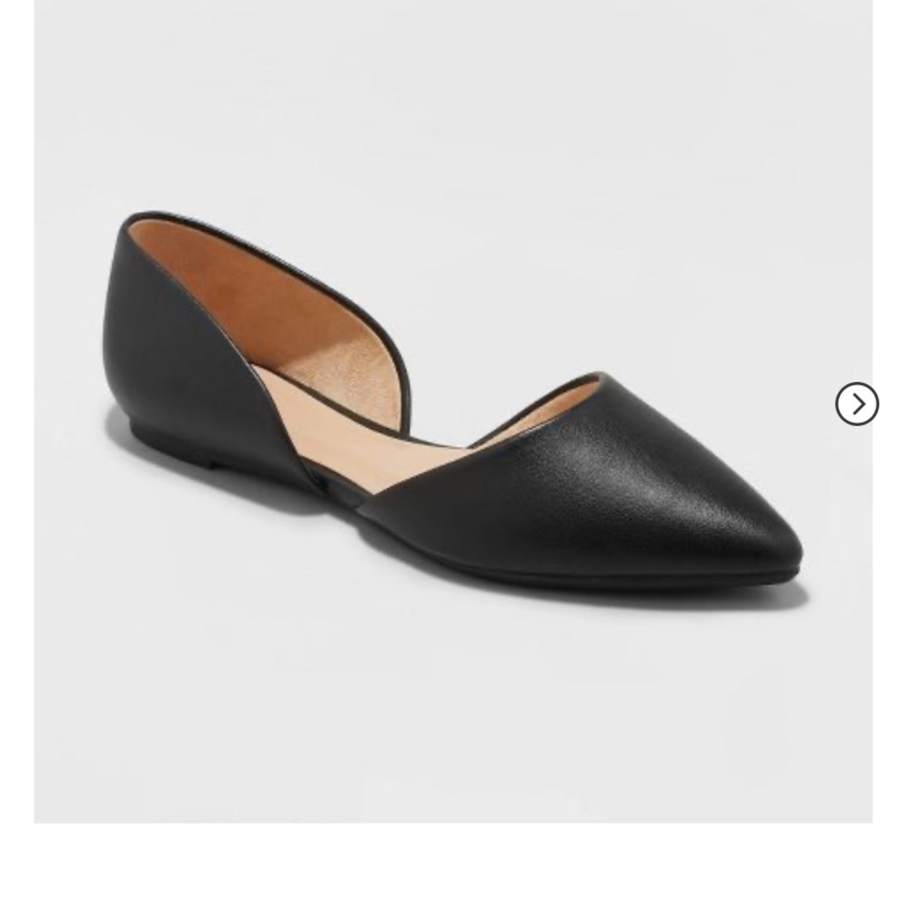 Black Flats, never worn!